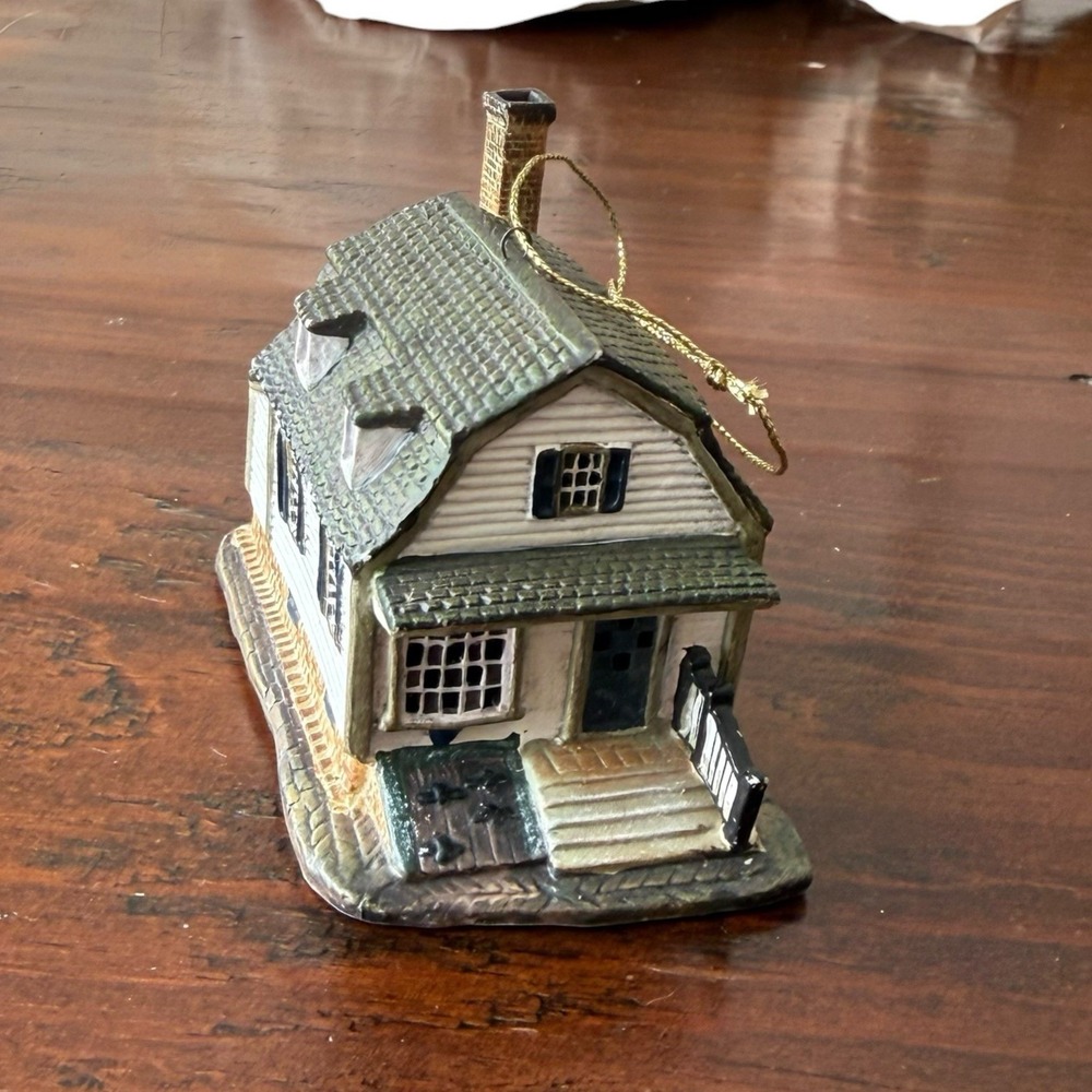2003 Lang & Wise Kings Arms Barber Shop Colonial Williamsburg Ornament CW14 EUC‎